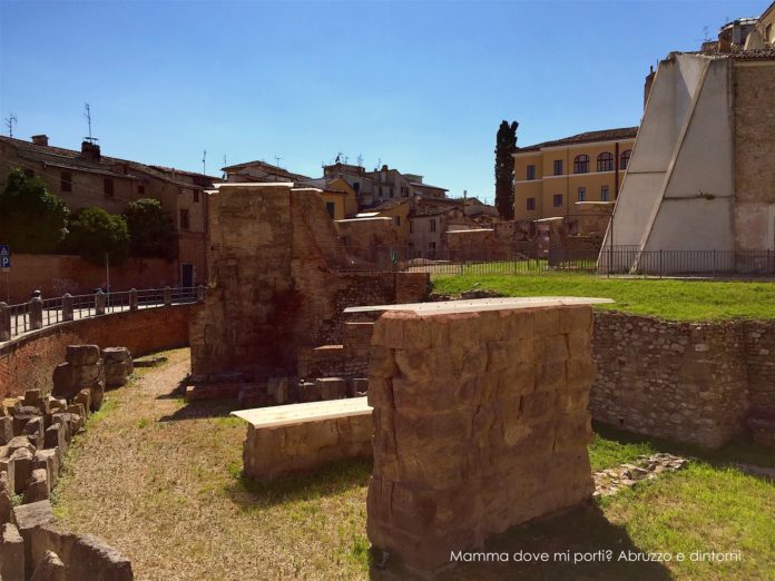 Resti Anfiteatro Romano - Teramo