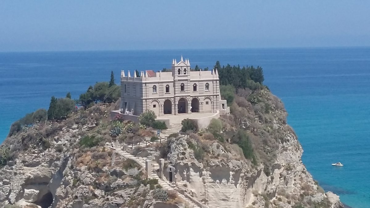 Chiesa dell'isola di Tropea