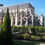Bourge-giardini-dietro-cattedrale